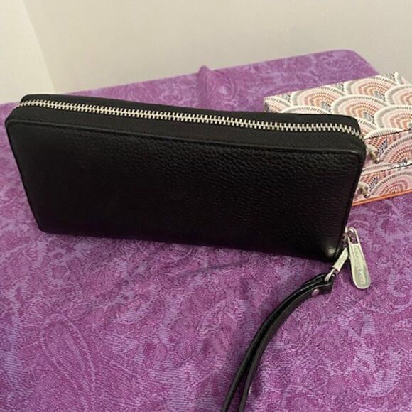 Michael Kors Black Jet Set zip around wallet - Picture 2 of 4